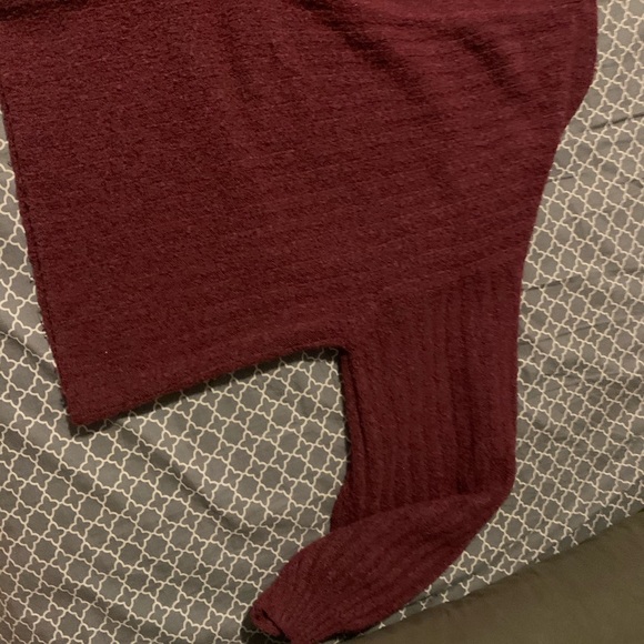 Cropped sweater - Picture 3 of 3